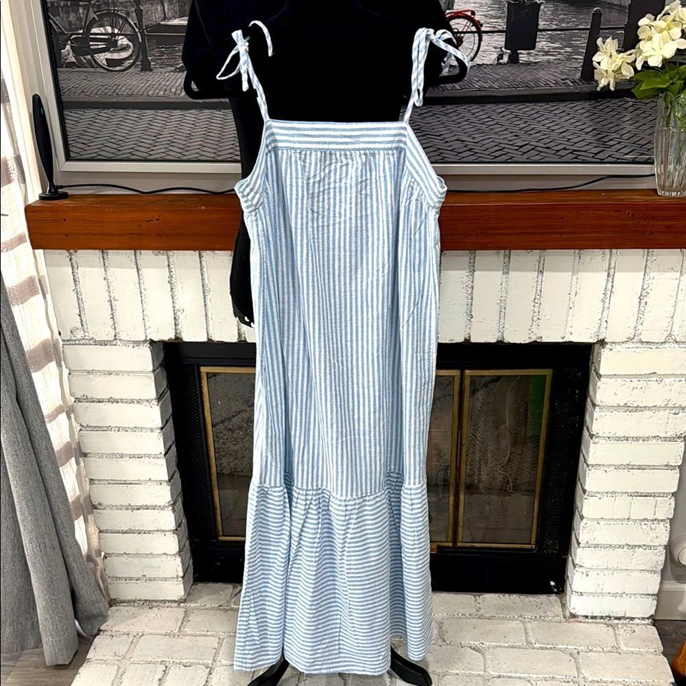 Cotton On women dress stripe Long Maxi Loose Sleeveless Size Medium White Blue